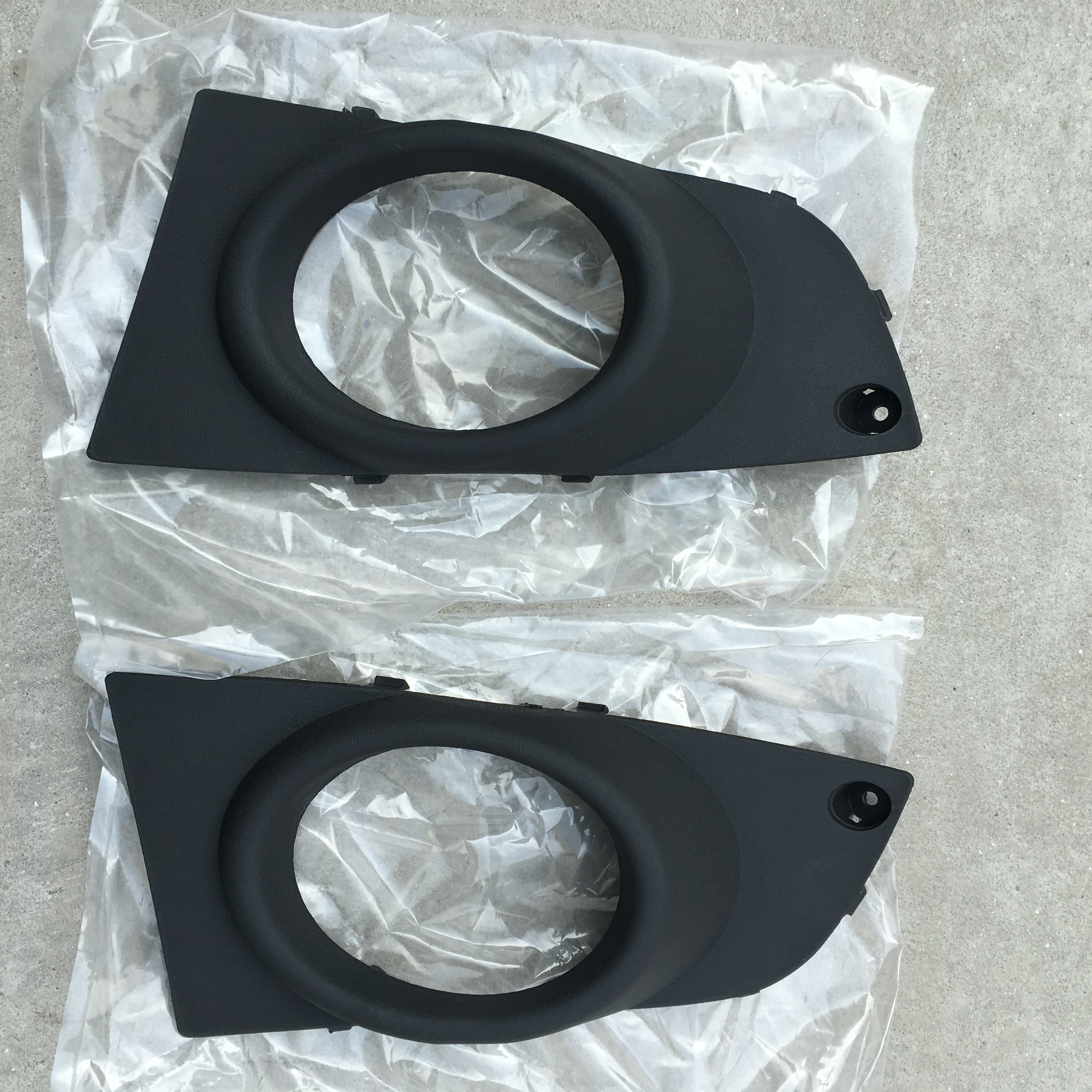FOG LAMP COVER(RH)