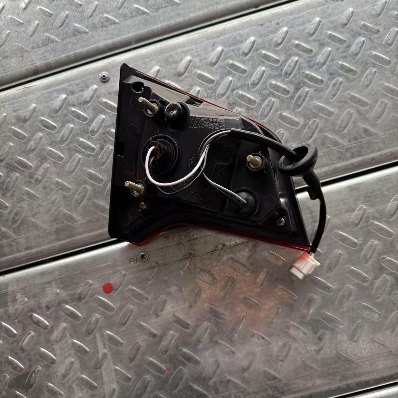 TAIL LAMP INNER LH