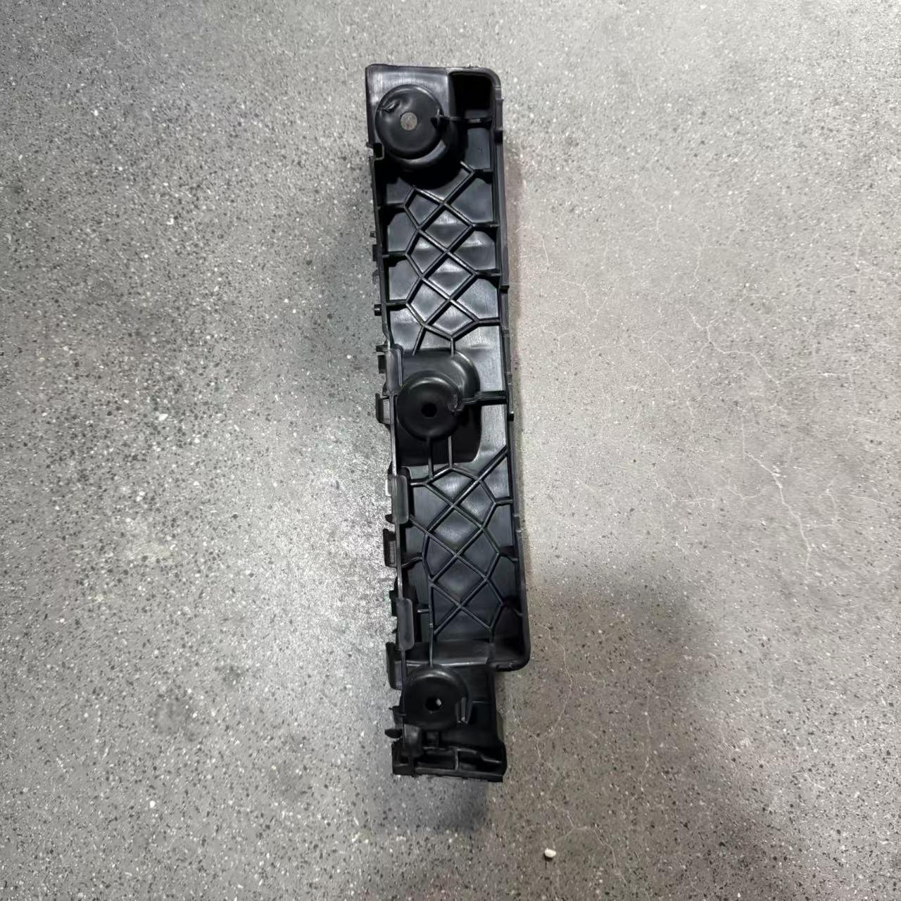 BUMPER BRACKET RH