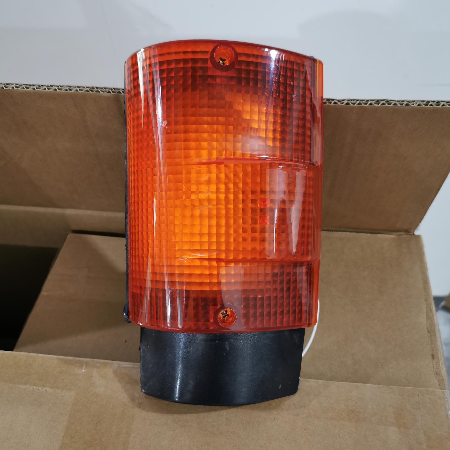 Luz de esquina derecha - MB001002-T1-RH