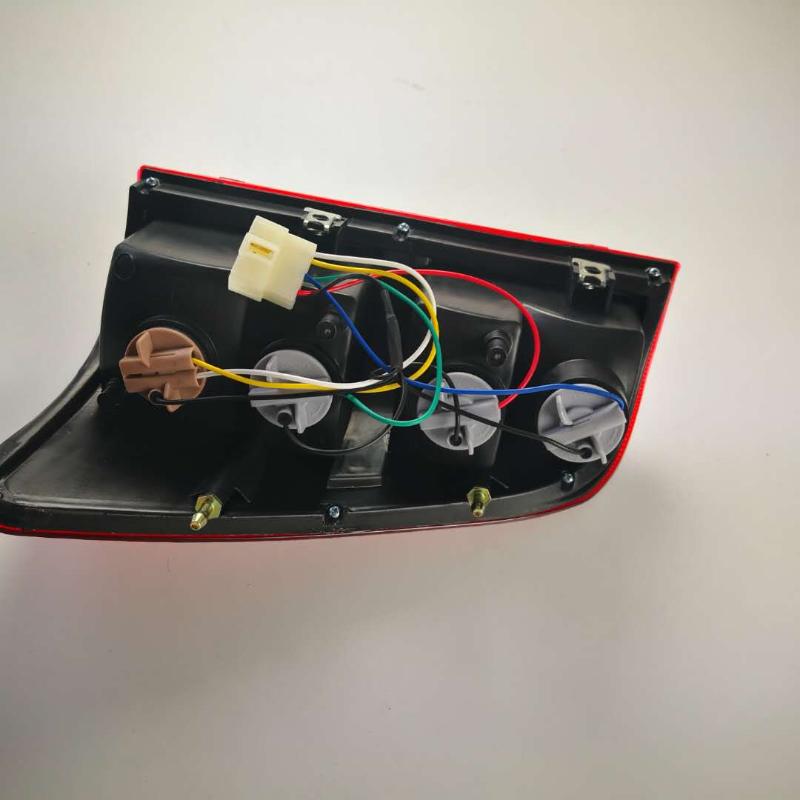 tail lamp RH