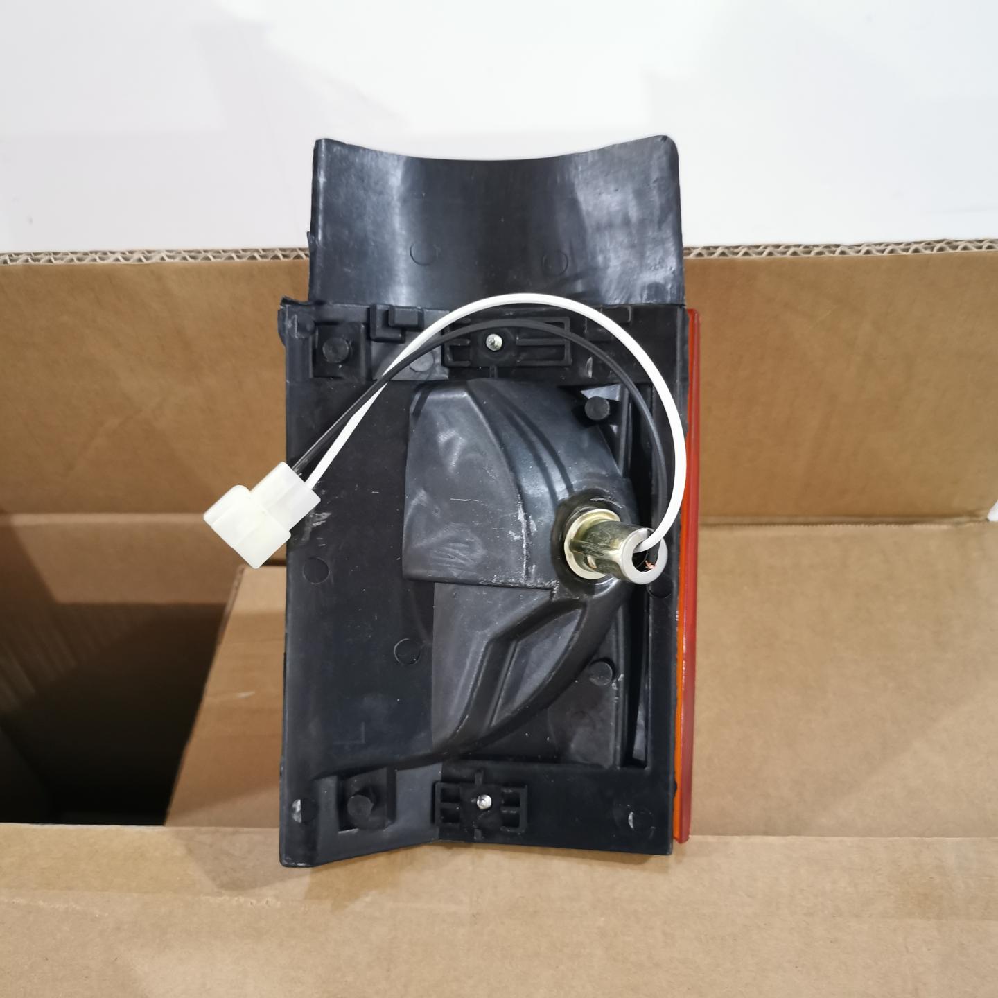 Luz de esquina izquierda - MB001002-T1-LH - 4