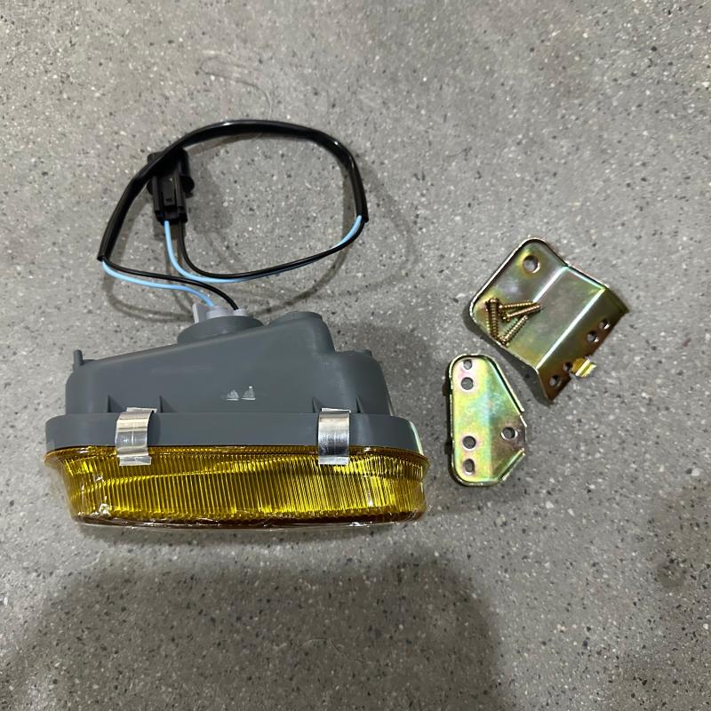 Fog Lamp Yellow Lens RH - MC139759 （Y） - 6