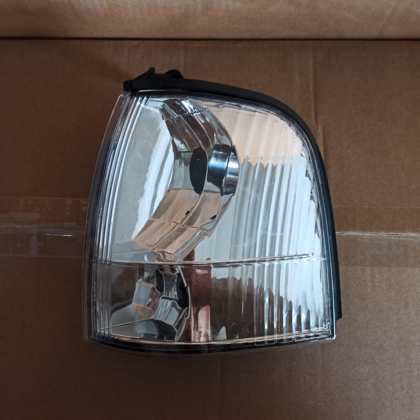 CORNER LAMP