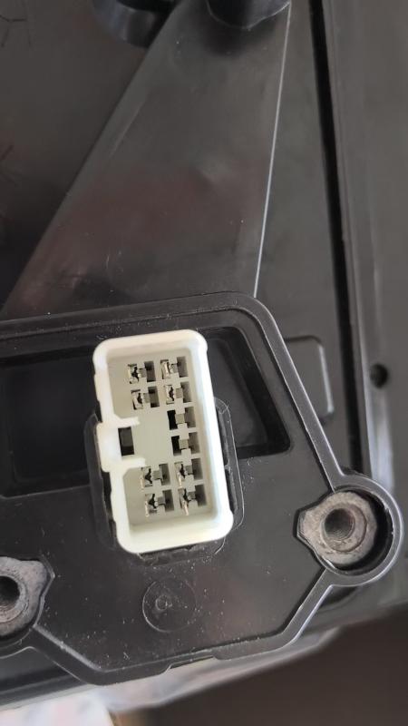 Espejo retrovisor pintado/galvanizado R (plegable de 8 hilos con luz) - CA100055860/C8974382500 - 4