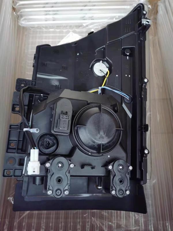 HEAD LAMP 12V/24V RH - CA100095960 - 2