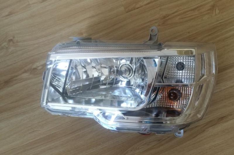 HEAD LAMP RH