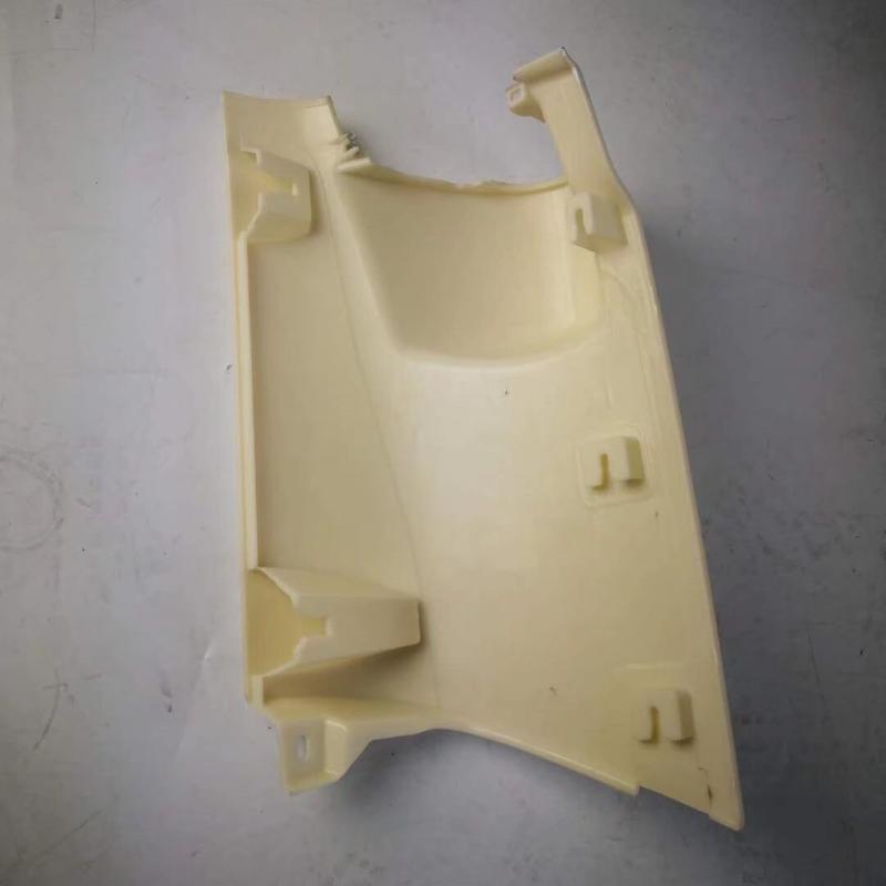 SIDE GUARD(WHITE)RH