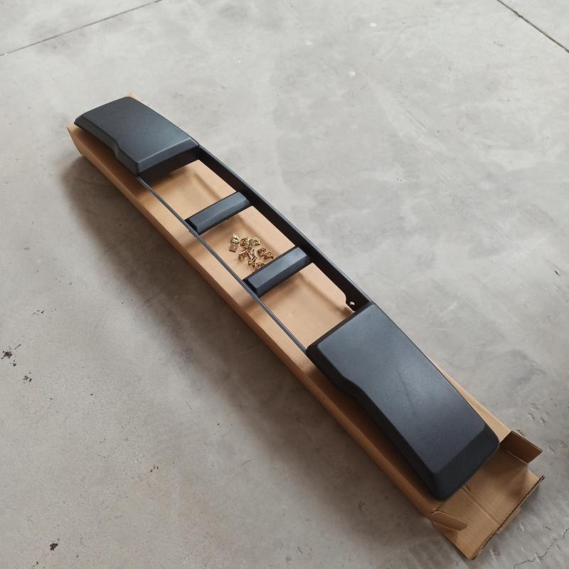 Front bumper trim