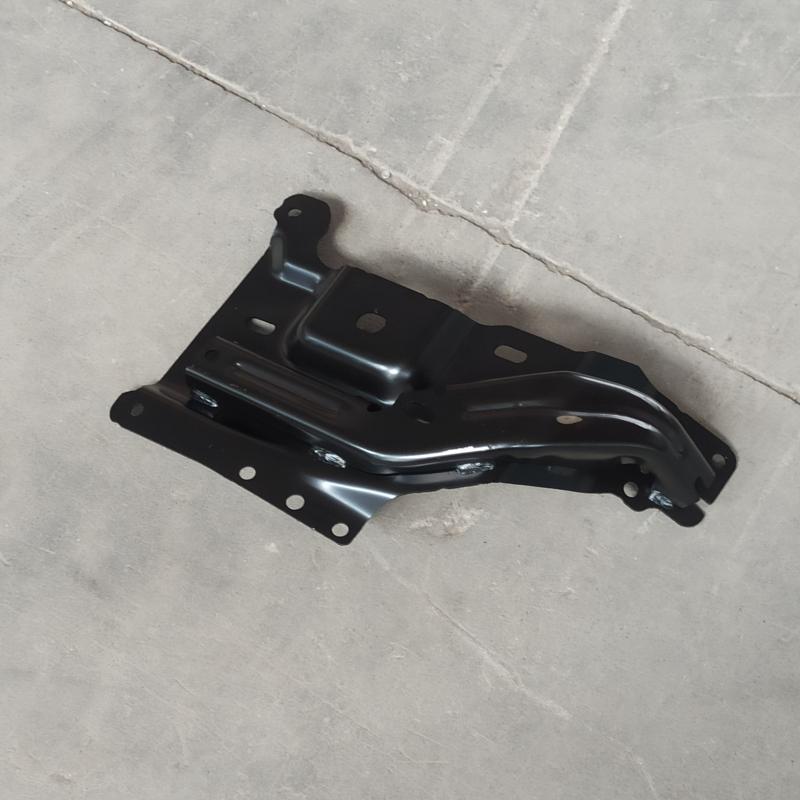 front bumper lower bracket - ML3Z-17B985-A - 3