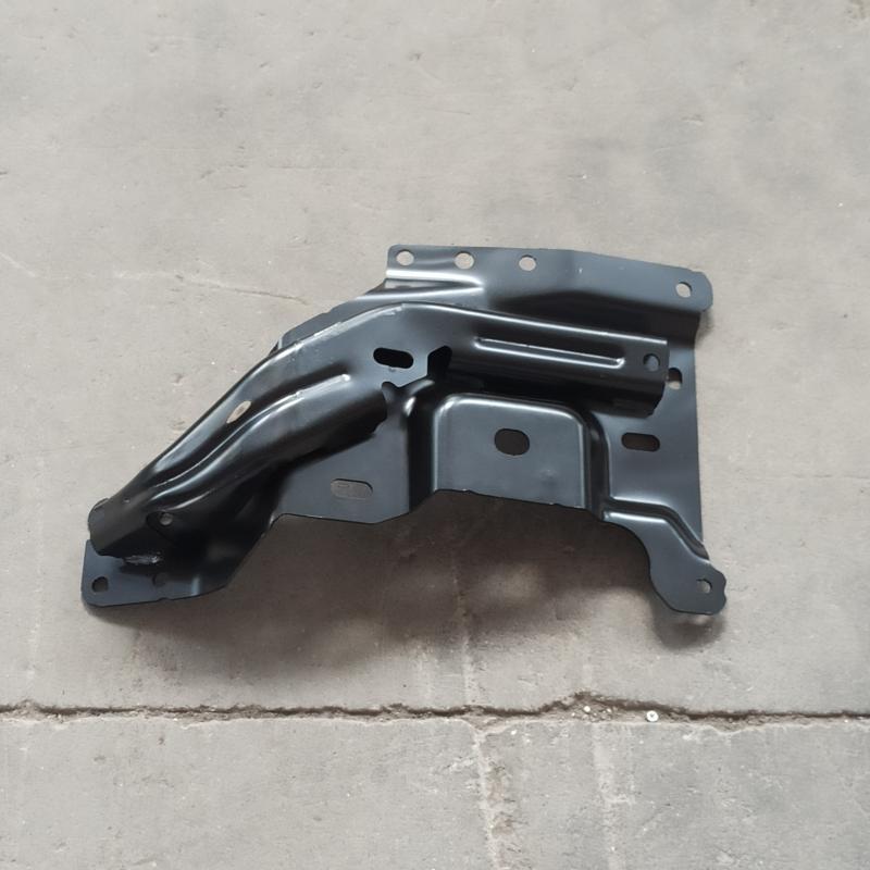 front bumper bracket - ML3Z-17B984-A - 6