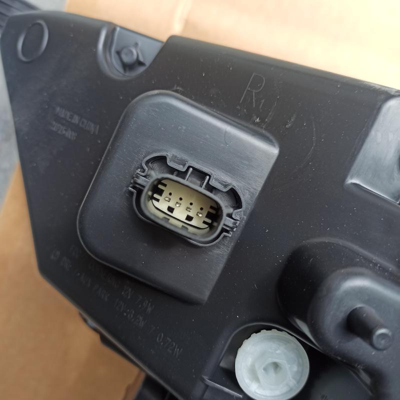 مصباح الضباب عالي التكوين - ML3Z-15200-C - 3