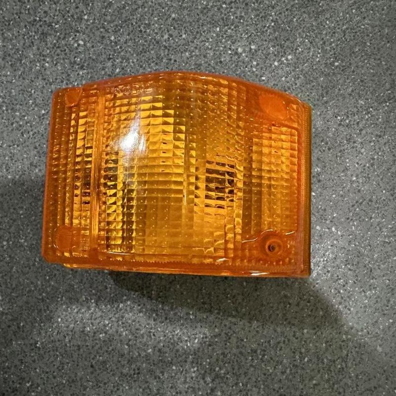 CORNER LAMP
