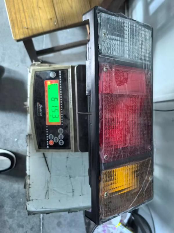 Luz trasera izquierda/derecha - IZ002004/8942574202/8942574192 - 2