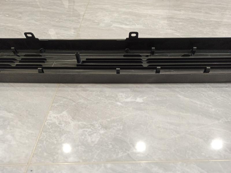 Garniture supérieure du hayon arrière sans ouverture - FL3Z-9941018-AA - 4