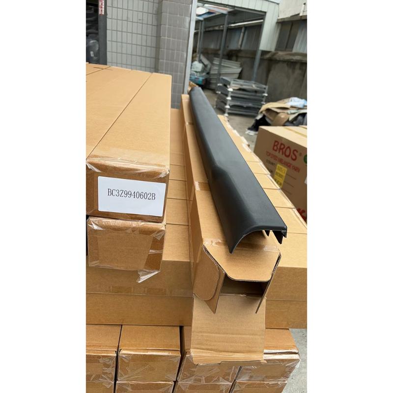 แผ่นประดับประตูท้าย - BC3Z9940602B - 2