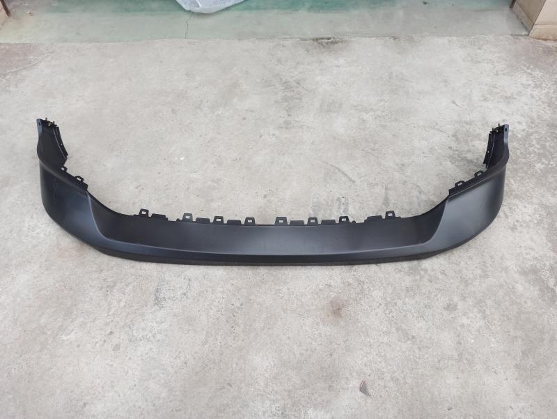 Front bumper lip