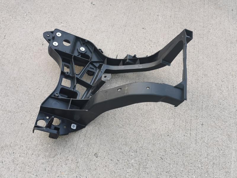 Headlamp bracket