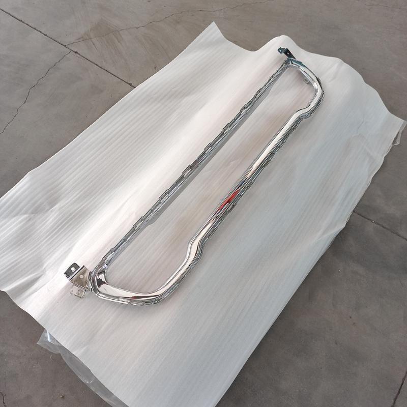 Front bumper chrome-plated decorative trim