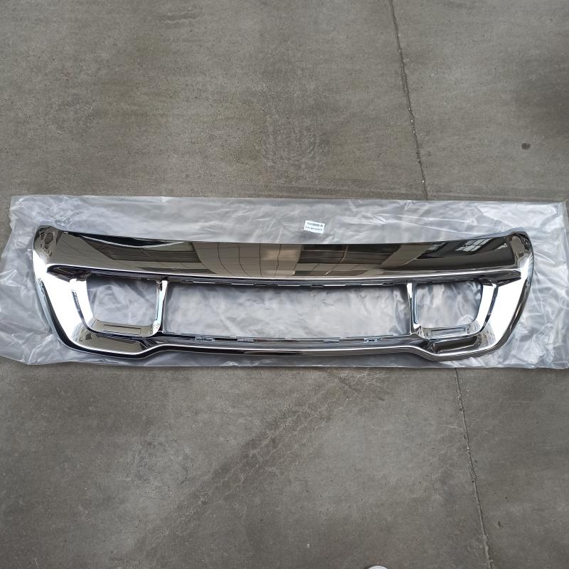 Front bumper molding