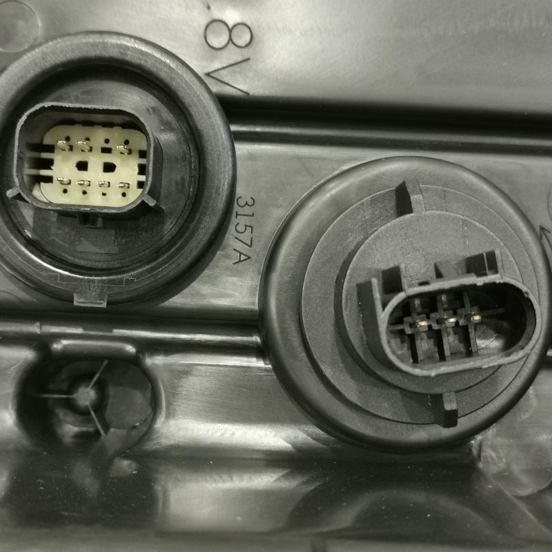 Faros de gama media - 68299130AF - 6