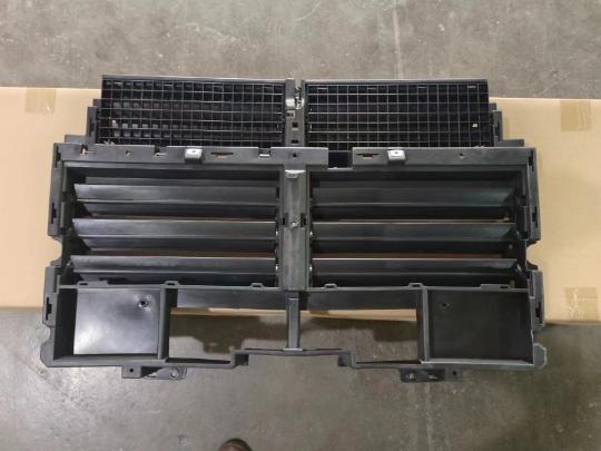 Front panel radiator louver air guide - 84651500 - 3