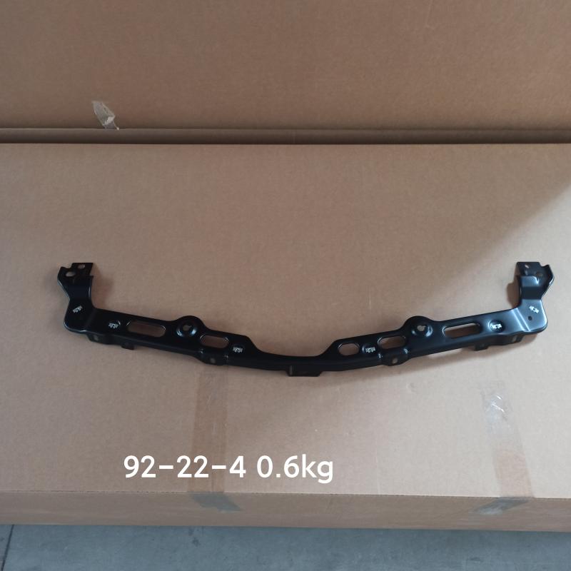 Front bumper intermediate bracket