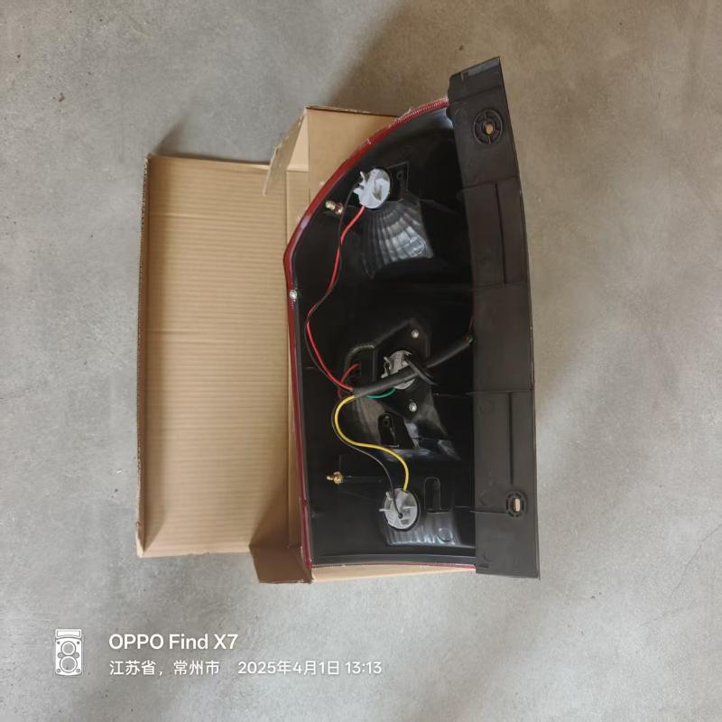 الضوء الخلفي الأيسر/الأيمن - 4133010-FA01/4133020-FA01 - 3
