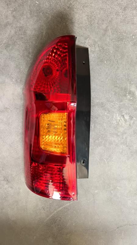 الضوء الخلفي الأيسر/الأيمن - 4133010-FA01/4133020-FA01 - 5