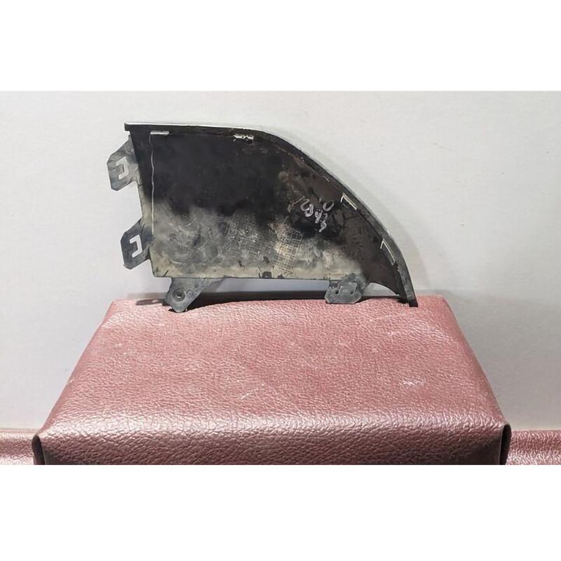 Rear bumper edge step