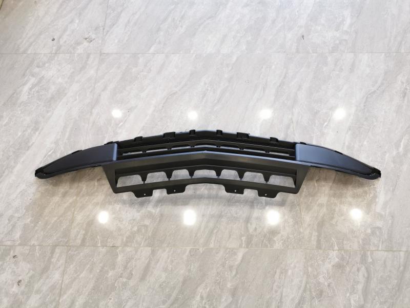 Front bumper lower grille