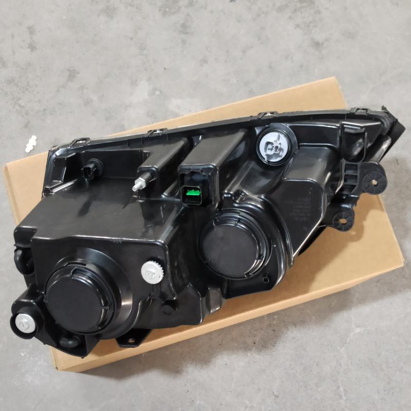HEAD LAMP RH