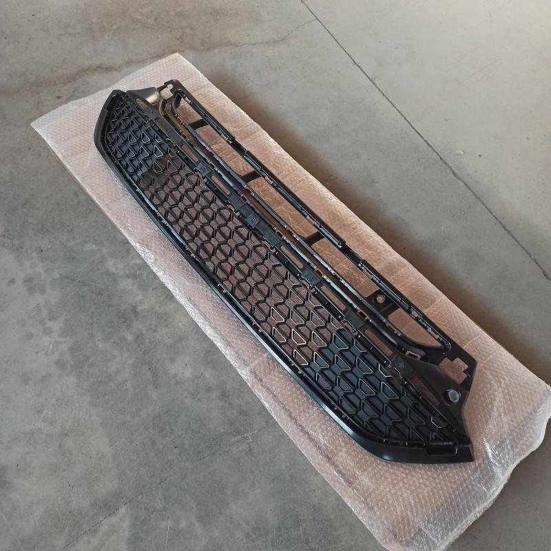 Front bumper grille bar mesh