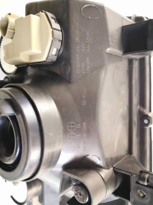 Faro con motor derecho - MK580556-E - 3
