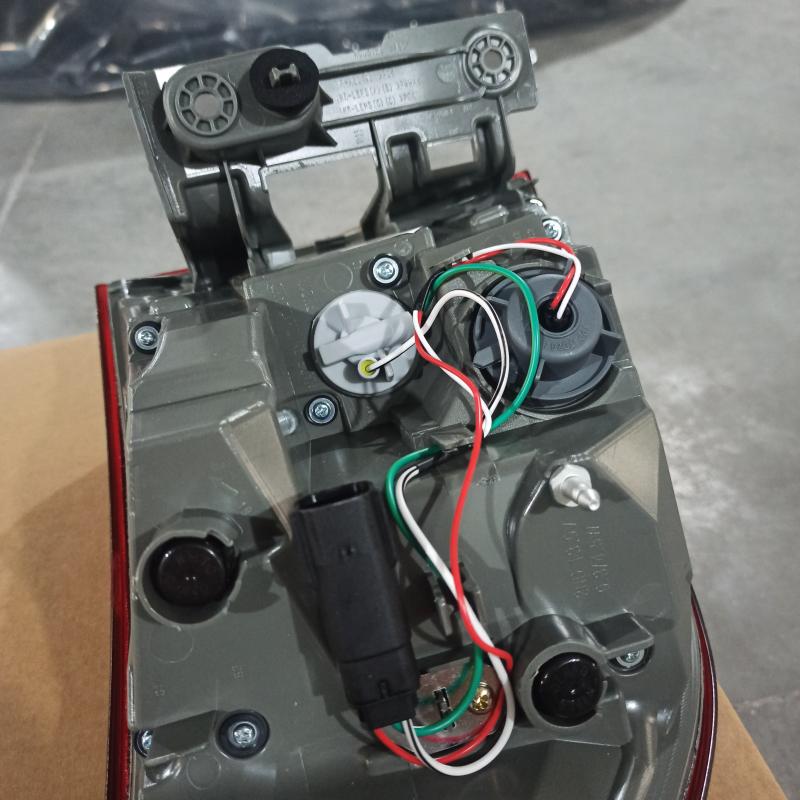 Luces traseras - EB3Z13404C - 4