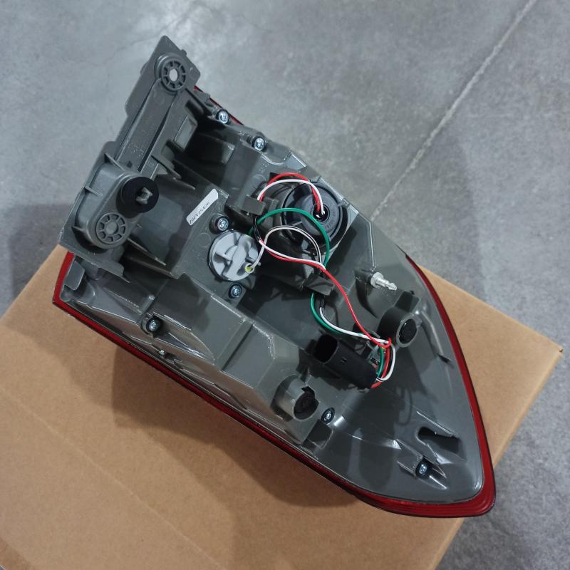 Luces traseras - EB3Z13404C - 6