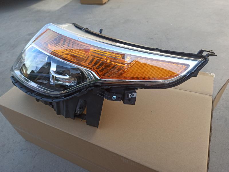 Farlar Amerikan Versiyonu - BB5Z-13008-J - 3
