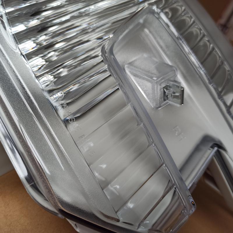 Faros antiniebla LED - FB53-15A254-A - 5