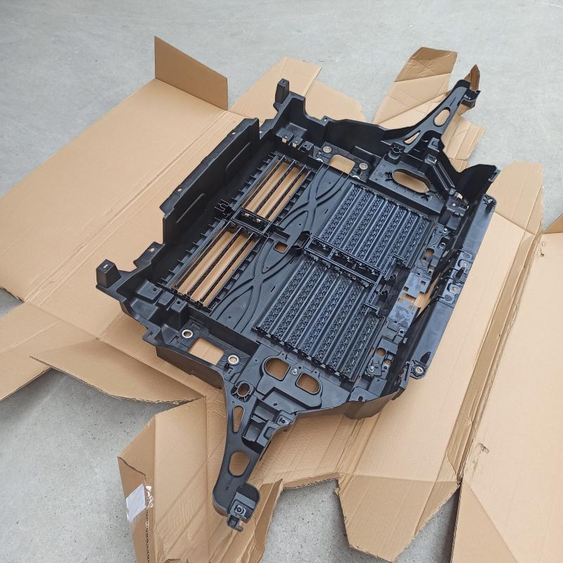 air deflector radiator grille - L1MB105B00AE - 3