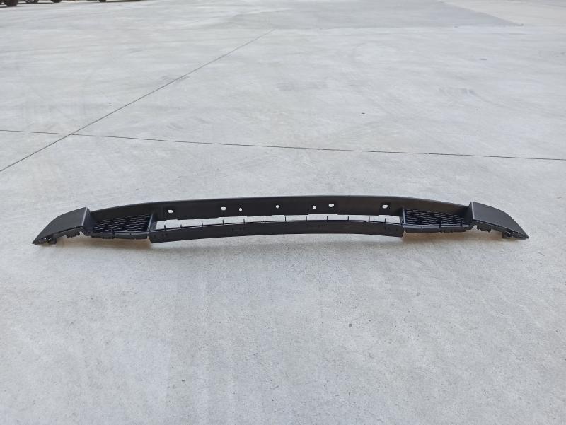Front bumper lower grille