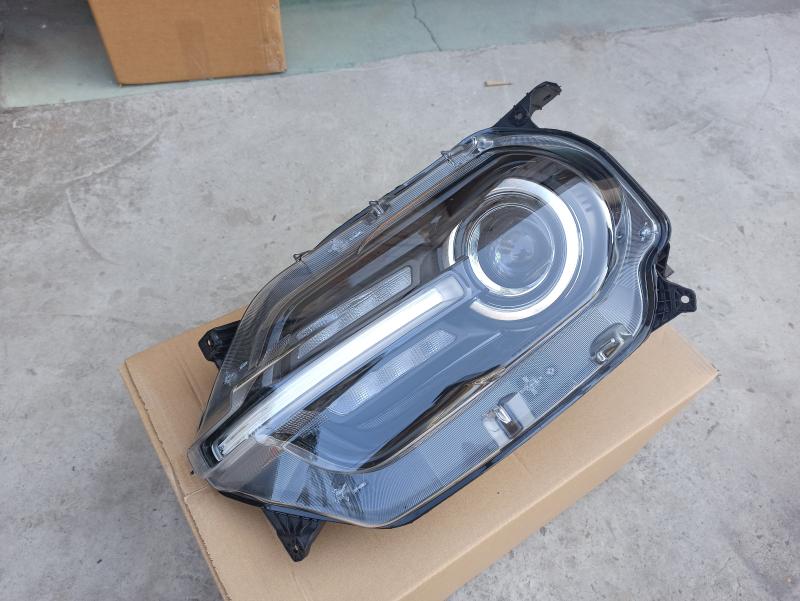 Edición deportiva con faros - M1PZ13008A - 3