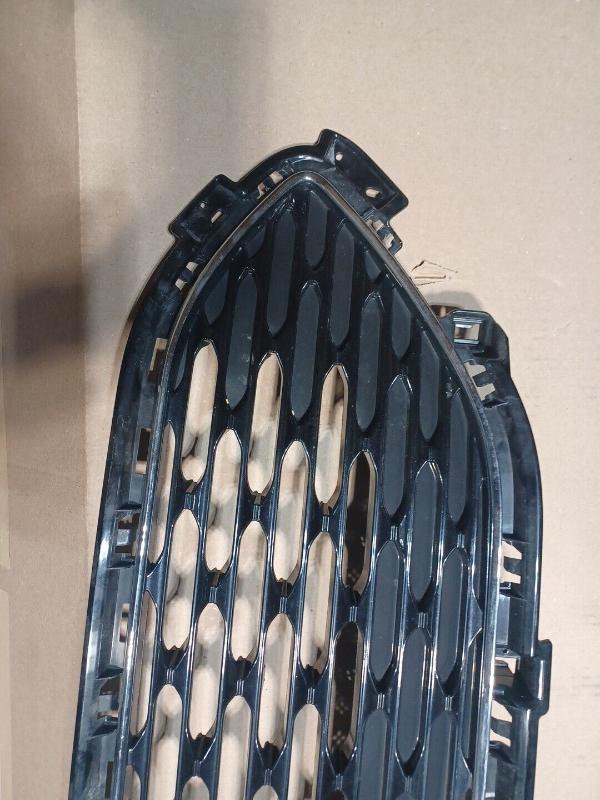 Calandre noire de style américain - J6Z-8200-CA - 3