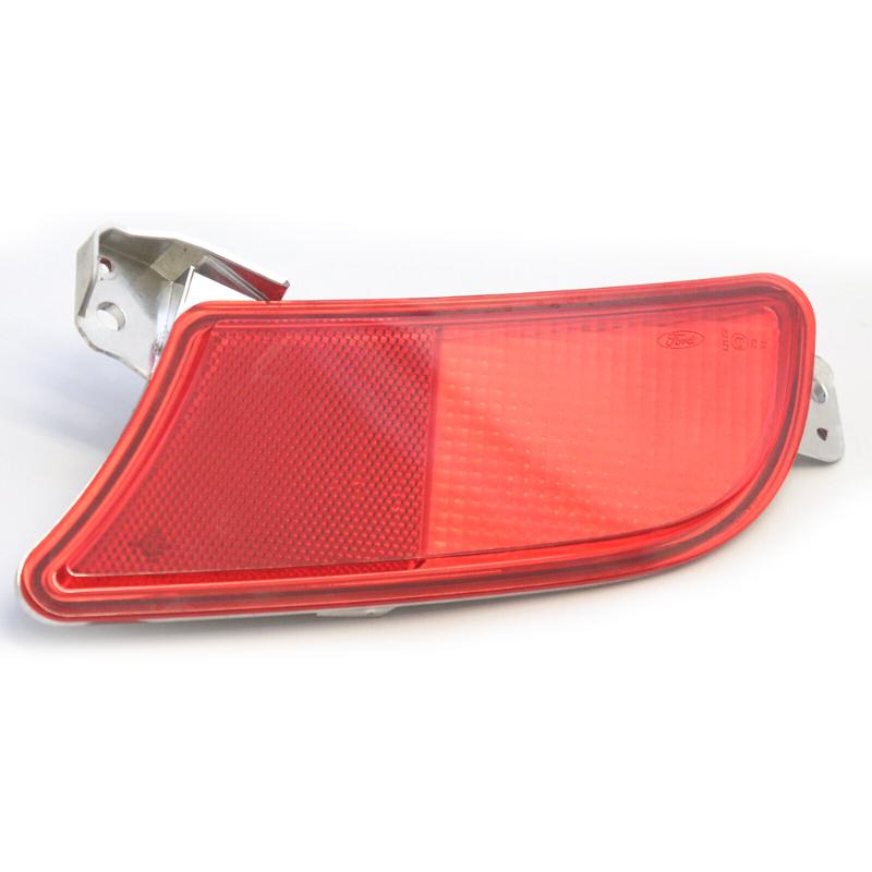 Rear reflector R
