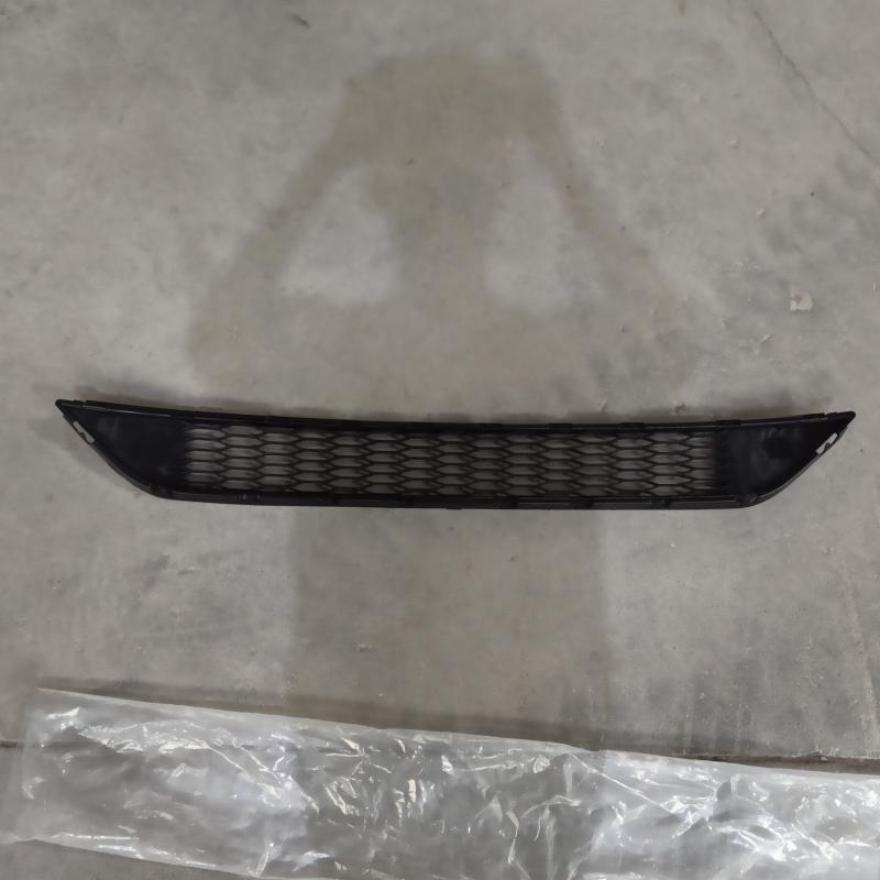 Calandre inférieure du pare-chocs avant - FK7B-17K945-D - 5