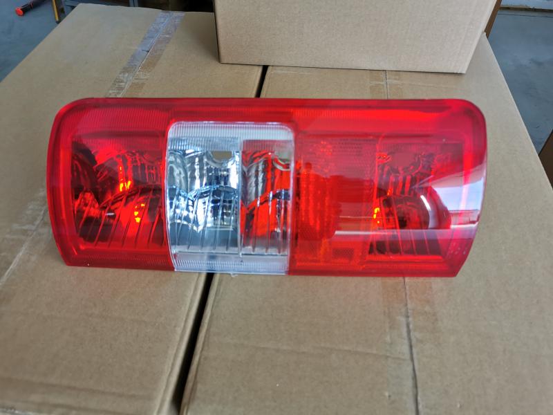 luz trasera - 9T1Z-13404-A - 4