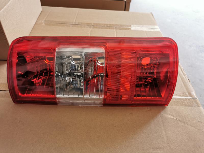luz trasera - 9T1Z-13404-A - 5