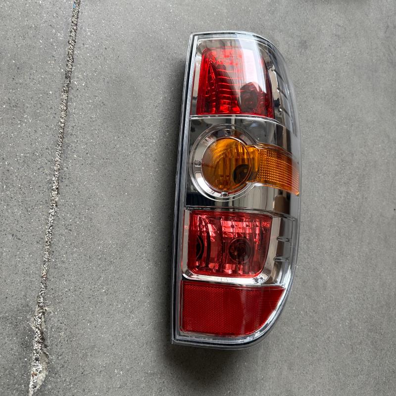 Arka stop lambası sol - UR56-51160B-L - 3