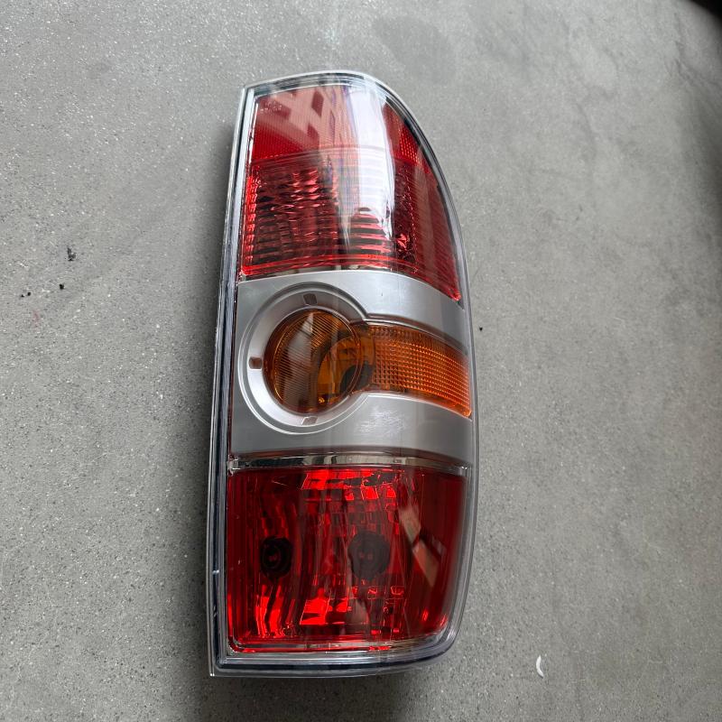 Arka stop lambası sol - UR56-51160B - 3