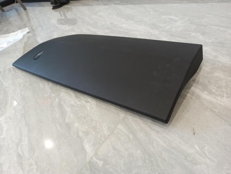 Rear trim panel R