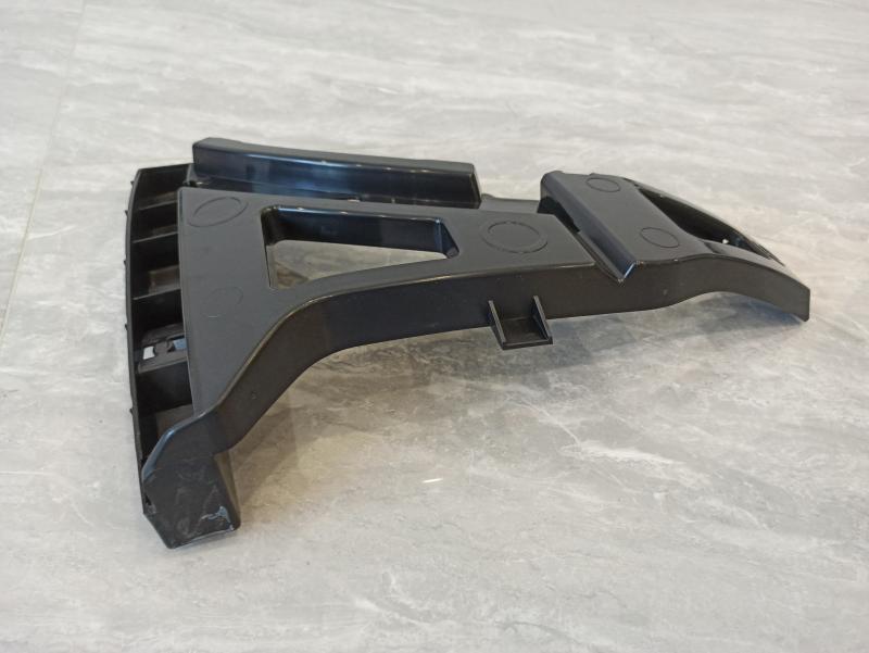 Front bumper triangular bracket